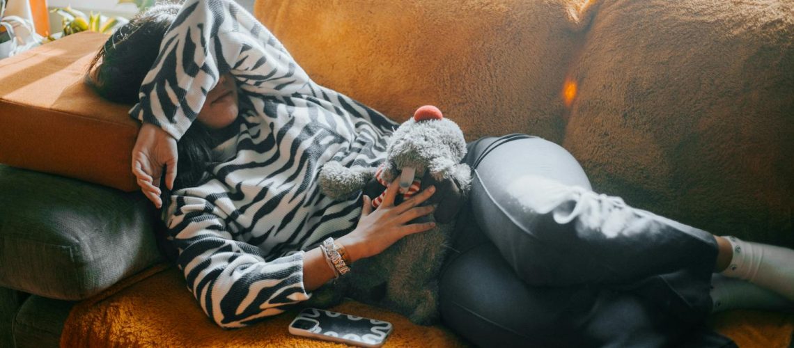 Comment le stress influence notre cycle menstruel ?